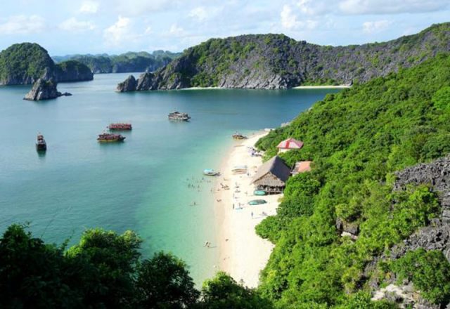 Traveling Lan Ha Bay is 