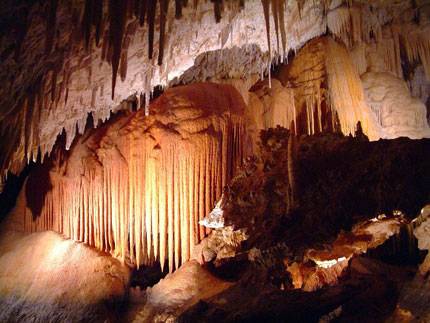 Visiting Thien Long cave